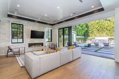 Image de The Urban Farmhouse - Modern Luxe West Hollywood Farmhouse with Pool & Jacuzzi