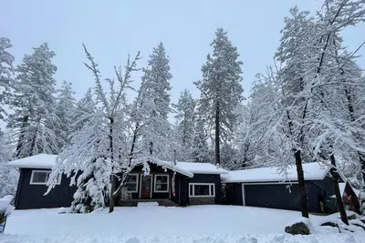 Image de Harte's Haven Mountain Retreat in the Woods