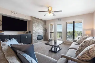Image de 2 Bd Lake View Condo, with Jacuzzi Tub, Covered Deck, Resort Amenities and Discount Tickets