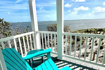 Image de New Waterfront❗️Pool, Epic Views/Corner Lot❤️Beaches near~Bbq Grill~Washer/Dryer