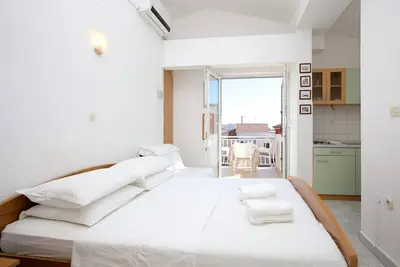 Image de Garçonnière avec la terrasse et la vue sur le mer Podstrana, Split (As-23954-a)