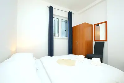 Image de Appartement d'une chambre avec la terrasse Podstrana, Split (A-23954-d)