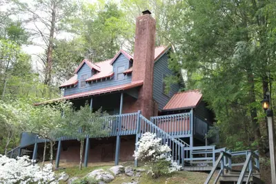 Image de Rooster's Perch Cabin at Country Manor Acres in Townsend, Tn