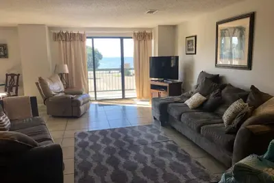 Image de Biloxi, Large condo w\/ balcony\nClose to Casinos & Keesler. Monthly rental.