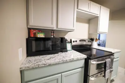 Image de New Centrally located 2 bedroom home