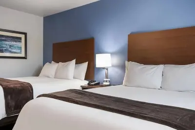 Image de Relax in a Family-Friendly Room with Kitchen, Walk to Bend's Restaurants.