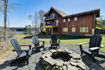 Image de Golf, Fish & Ski: Retreat w\/ Game Room in Thompson