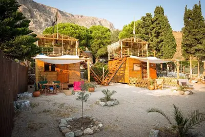 Image de Ambelli The Pirates Cabin - Endeavor