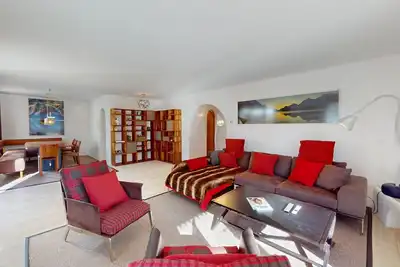 Image de Exclusive holiday home in a prime location above St.