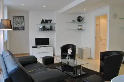 Image de Unique sur Cannes \/ 6 chambres \/ Bodup888