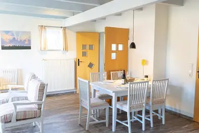 Image de Vacation apartment for 6 people, terrace, family-friendly vacation farm on the dike