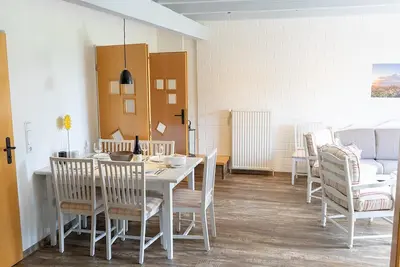 Image de Vacation apartment for 6 people, terrace, family-friendly vacation farm on the dike