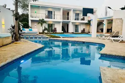 12br Retreat: Private Pool, B-ball Court, Billiard & Tasty Bbq