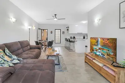 Image de 2 Bedroom, 2 Bathroom Apartment @ Port Villas