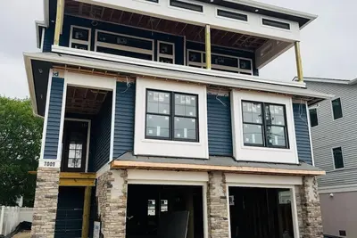 Image de Brand New 6 Bedroom House With Private Pool/Prime Location! !