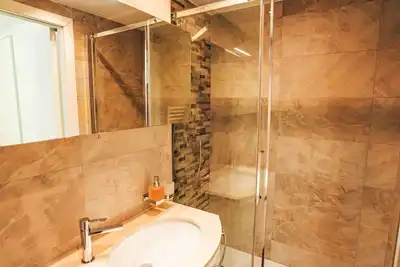 Image de Joli appartement pour 3 personnes avec Wifi, Tv et patio