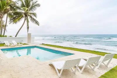 Image de 5br Beachfront Oasis with Spectacular Sea Views