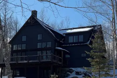 Image de Beautiful ski house on Sugarloaf golf course! Shuttle access to mountain.