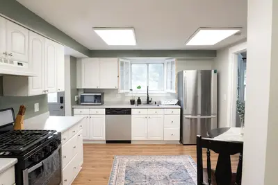 Image de Spacious 4br Home w/Ac - 15 min from universities & downtown Rochester