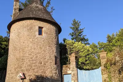 Image de La tour médiévale du Château de la Carrée *** Fougères - Mt St Michel - St Malo