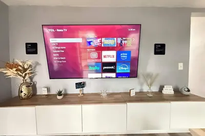 Image de Luxury Getaway Heart Of Atl\nMercedes Benz Stadium Neighbor