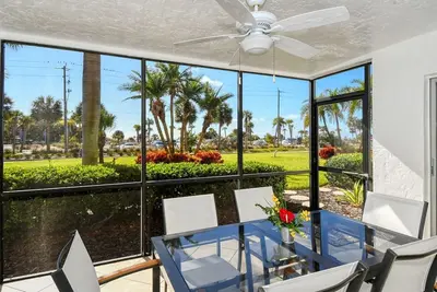 Image de Beachy 2br Getaway – Ground Floor, Siesta Key