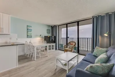Image de New! 1108 Ocean Serenity 1-Bedroom Condo with Pool