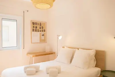 Image de Stylish Home With Private Patio by LovelyStay