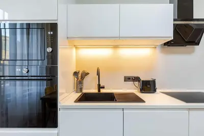 Image de Apartment Convenient To Downtown In Free Parking Area
