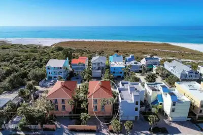 Image de Vitamin Sea - Steps to World-Famous Beach & Village w\/ Music, Shops & Food!