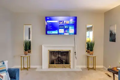 Image de Pet-Friendly 5br Lakeview Home~~Sleeps 14~~3, 300 Sq. Ft.