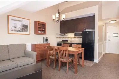Image de Ski-In 2br Loft | Sleeps 8