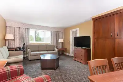 Image de Expansive 2br | Sleeps 10 | Ski-In