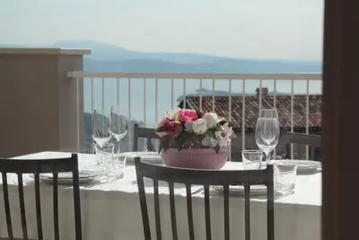 Image de La Cornice sul Garda - Sambuco - terrace and lake view in residence with pool
