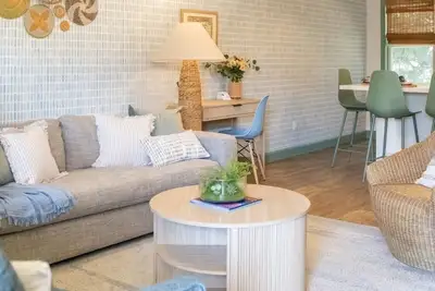 Image de Steps to Dt Os & Front Beach, Eco- Friendly, Pool