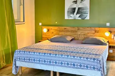 Image de Ti Ben : Bungalow Paisible & Central! Ideal pour Couple (+bébé) & Professionnel