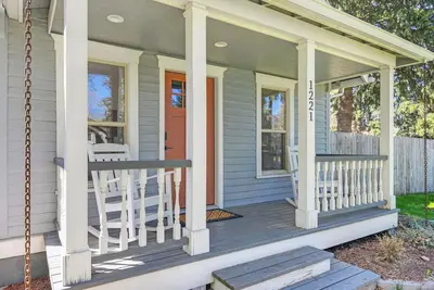 Image de New! The Midtown Nest- Easy downtown access!