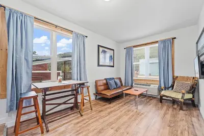 Image de Modern Mountain Cozy Stay! Mountain Tavern Suites!
