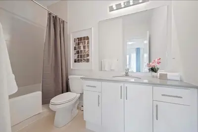 Image de Lux Townhouse Family friendly in Upper Oakville