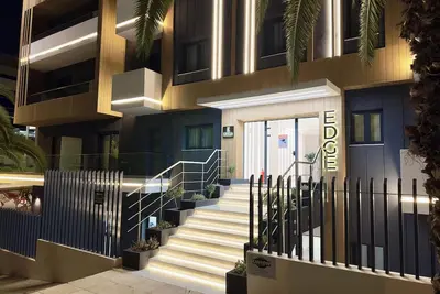Image de Luxurious Home | Shared Rooftop Pool and Gym by Tt