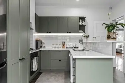 Image de Metwood on Leslie -Central Location for 4 Adults