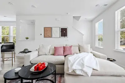 Image de New! 4 Bedroom - Close to Downtown & Park Circle