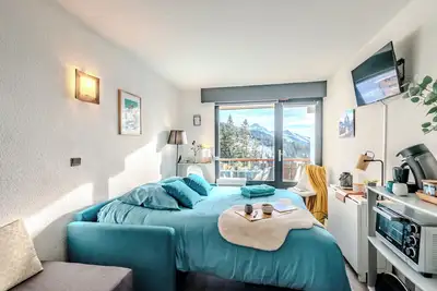 Image de Slow Chalet Maison des Bois à 3min des pistes à pied - ski nordique + alpin