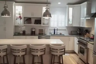 Image de Breezy Corner Getaway 4 Bedroom home with spectacular sunset views.