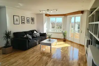 Image de Beautiful apartment, very spacious, with views and garage
