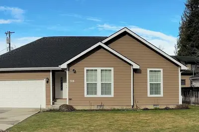 Image de Family friendly 3-bedroom house in charming Deer Park with Ac, WiFi and more.