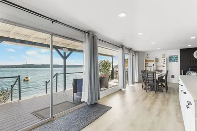 Image de Views Hood Canal Beachfront Retreat w/ Hot Tub, Private Beach, Near Olympic Park