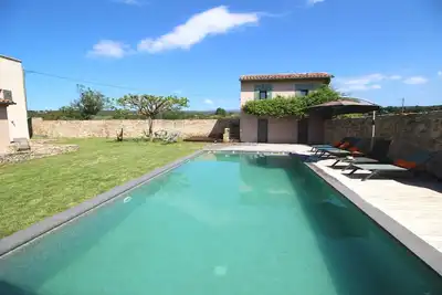 Image de Maison de vacances au Castellet, plages Ă 10 km.