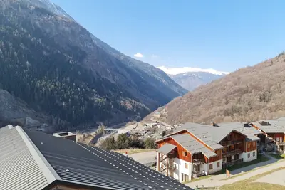 Image de Appartement \"La Montagne\" avec piscine privée, balcon et Wi-Fi