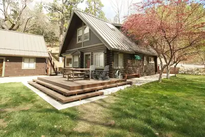 Image de Bear Creek Haven -Nestled between the Village & Lake!